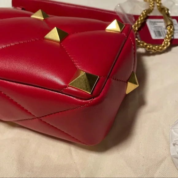 VALENTINO GARAVANI Roman Stud Medium Quilted Chain Shoulder Bag Red - Picture 14 of 16